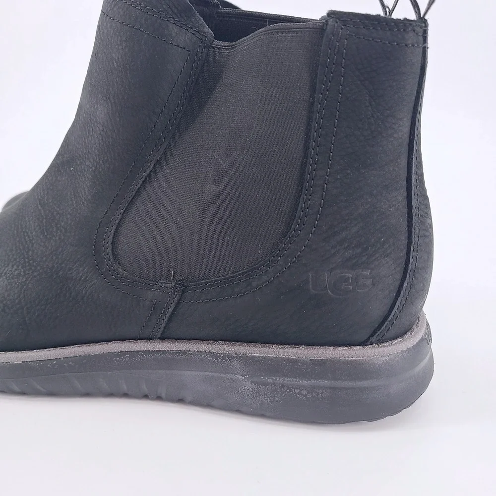 UGG sleek urban